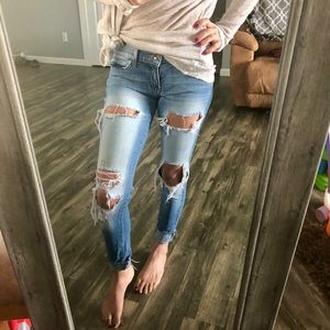 Cute distressed Jeans size 25